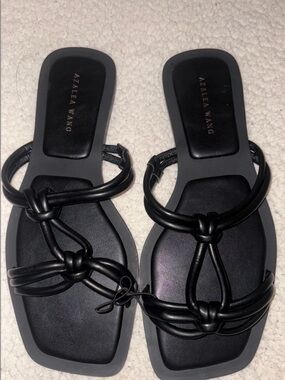 Azalea Wang Strappy Stetson Sandals Flat Square Toe Size 9W NWOB